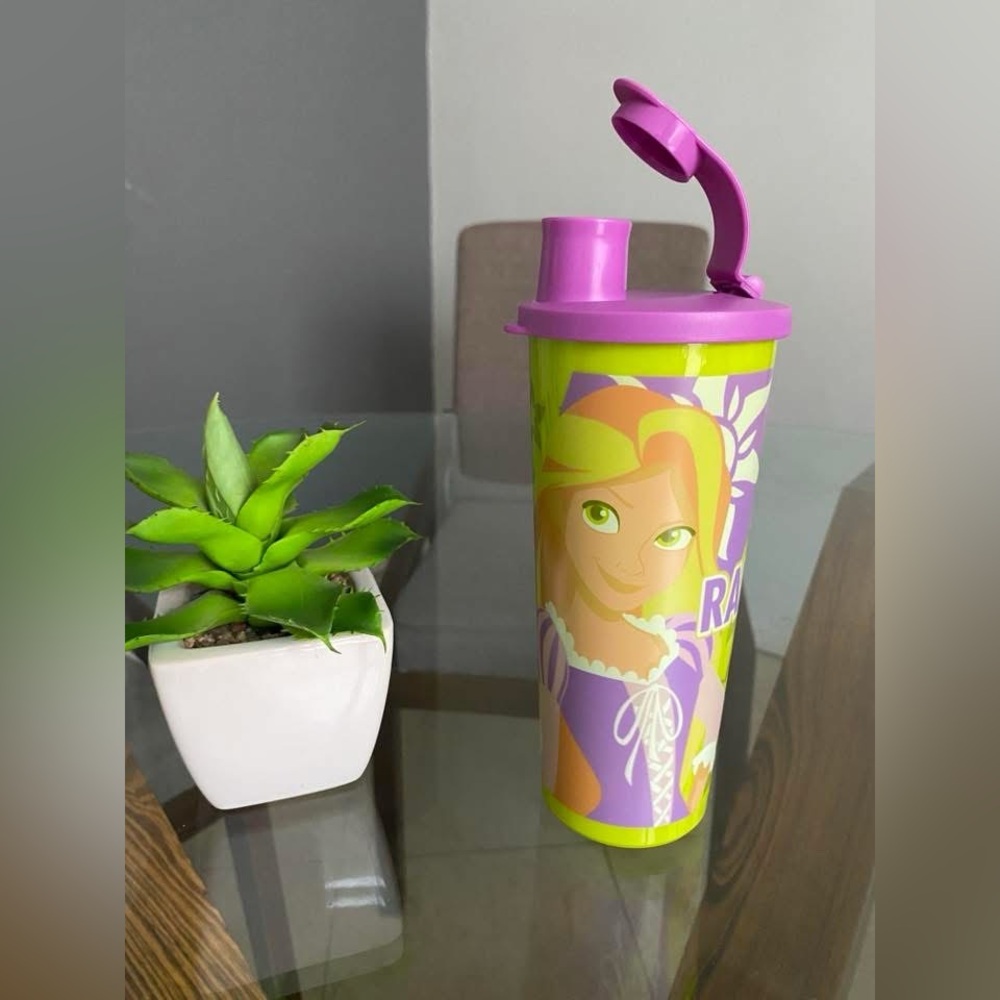 TUPPERWARE Disney Rapunzel Classic Straight Sided Tumbler 16oz Flip Top